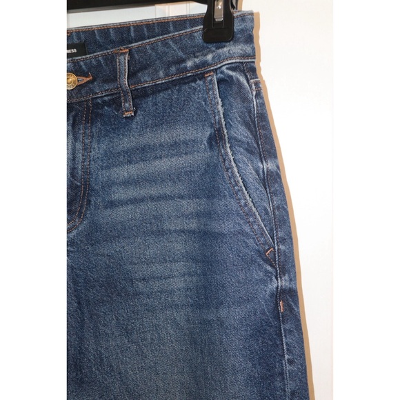 Express Women’s Relaxed Tapered Mid Rise Jeans - Picture 12 of 13